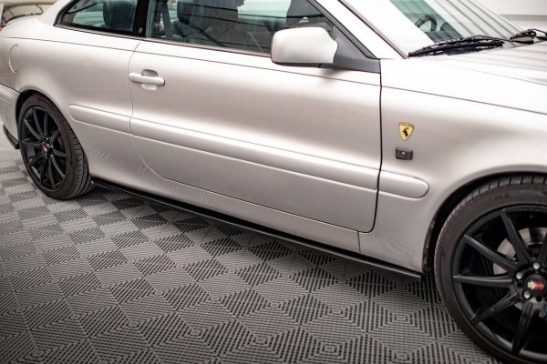 Volvo Ex30 Mk1 - Lâminas para embaladeiras | VO-C70-1-SD1G | Produto Maxton Design distribuído por Unicartuning. Volvo Ex30 Mk1 - Lâminas para embaladeiras | VO-C70-1-SD1G | Produto Maxton Design distribuído por Unicartuning.