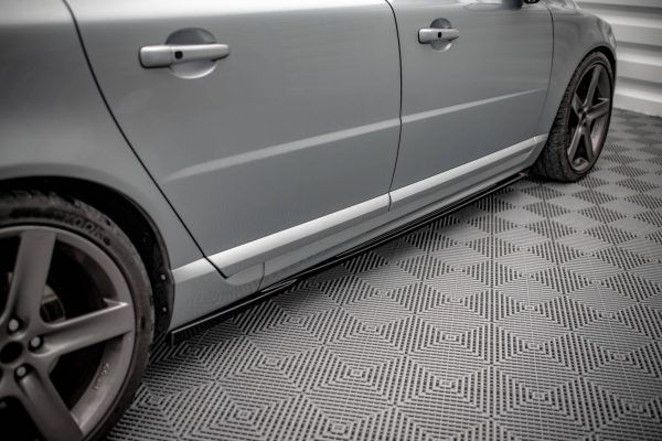 Volvo V90 Mk2 - Lâminas para embaladeiras | VO-V70-3-SD1G | Produto Maxton Design distribuído por Unicartuning. Volvo V90 Mk2 - Lâminas para embaladeiras | VO-V70-3-SD1G | Produto Maxton Design distribuído por Unicartuning.
