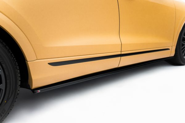 Audi Q8 Mk1 (facelift) - Lâminas para Embaladeiras V.1 | AU-Q8-1-SLINE-SD1G | Produto Maxton Design distribuído por Unicartuning. Audi Q8 Mk1 (facelift) - Lâminas para Embaladeiras V.1 | AU-Q8-1-SLINE-SD1G | Produto Maxton Design distribuído por Unicartuning.
