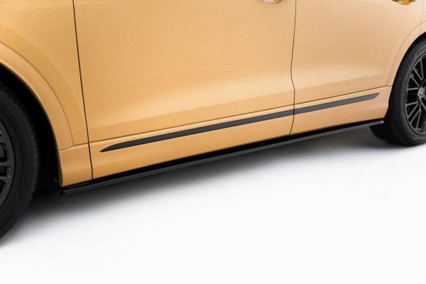 Audi Q8 Mk1 (facelift) - Lâminas para Embaladeiras V.1 | AU-Q8-1-SLINE-SD1G | Produto Maxton Design distribuído por Unicartuning. Audi Q8 Mk1 (facelift) - Lâminas para Embaladeiras V.1 | AU-Q8-1-SLINE-SD1G | Produto Maxton Design distribuído por Unicartuning.