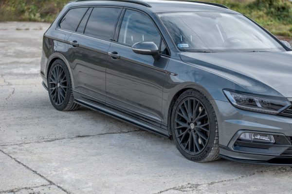 Volkswagen Passat B8 - Lâminas para embaladeiras | VW-PA-B8-RLINE-SD1G | Produto Maxton Design distribuído por Unicartuning. Volkswagen Passat B8 - Lâminas para embaladeiras | VW-PA-B8-RLINE-SD1G | Produto Maxton Design distribuído por Unicartuning.