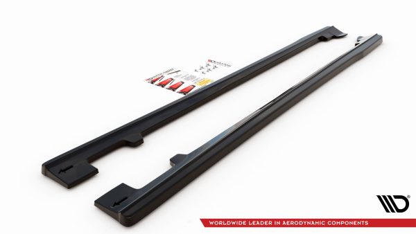 Volvo V50f R-design - Lâminas para embaladeiras | VO-V40-2-SD1G | Produto Maxton Design distribuído por Unicartuning. Volvo V50f R-design - Lâminas para embaladeiras | VO-V40-2-SD1G | Produto Maxton Design distribuído por Unicartuning.