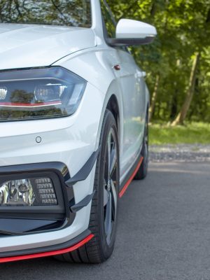 Volkswagen Polo GTI Mk6 - Splitters laterais dianteiros | VW-PO-6-GTI-FD5RED | Produto Maxton Design distribuído por Unicartuning.