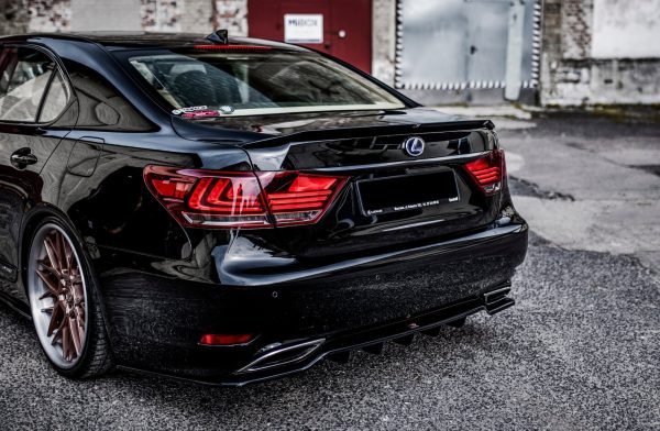 Lexus Ls Mk4 (facelift) - Aileron / Extensão | LE-LS-4F-CAP1G | Produto Maxton Design distribuído por Unicartuning. Lexus Ls Mk4 (facelift) - Aileron / Extensão | LE-LS-4F-CAP1G | Produto Maxton Design distribuído por Unicartuning.