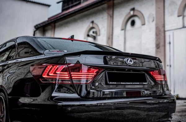Lexus Ls Mk4 (facelift) - Aileron / Extensão | LE-LS-4F-CAP1G | Produto Maxton Design distribuído por Unicartuning. Lexus Ls Mk4 (facelift) - Aileron / Extensão | LE-LS-4F-CAP1G | Produto Maxton Design distribuído por Unicartuning.