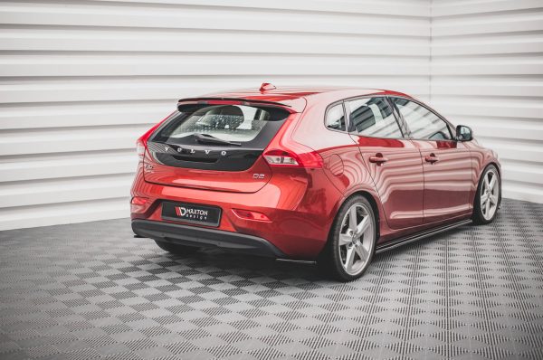 Volvo V40 - Aileron / Extensão | VO-V40-2-CAP1G | Produto Maxton Design distribuído por Unicartuning. Volvo V40 - Aileron / Extensão | VO-V40-2-CAP1G | Produto Maxton Design distribuído por Unicartuning.