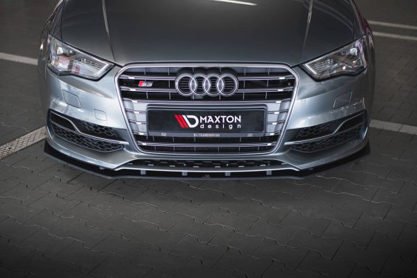 Audi S3 / A3 S-Line Sedan 8V - Lâmina frontal STREET PRO | AUS33SCNC-FD1B | Produto Maxton Design distribuído por Unicartuning. Audi S3 / A3 S-Line Sedan 8V - Lâmina frontal STREET PRO | AUS33SCNC-FD1B | Produto Maxton Design distribuído por Unicartuning.