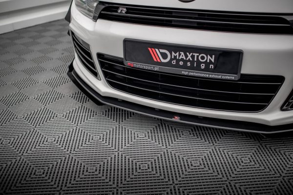Volkswagen Scirocco R Mk3 - Lâmina frontal STREET PRO + Splitters | VWSC3RCNC-FD2B+FSF1G | Produto Maxton Design distribuído por Unicartuning. Volkswagen Scirocco R Mk3 - Lâmina frontal STREET PRO + Splitters | VWSC3RCNC-FD2B+FSF1G | Produto Maxton Design distribuído por Unicartuning.