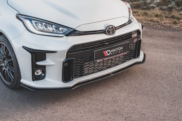 Toyota GR Yaris Mk4 - Lâmina frontal STREET PRO | TOYA4GR4CNC-FD1BRB | Produto Maxton Design distribuído por Unicartuning. Toyota GR Yaris Mk4 - Lâmina frontal STREET PRO | TOYA4GR4CNC-FD1BRB | Produto Maxton Design distribuído por Unicartuning.