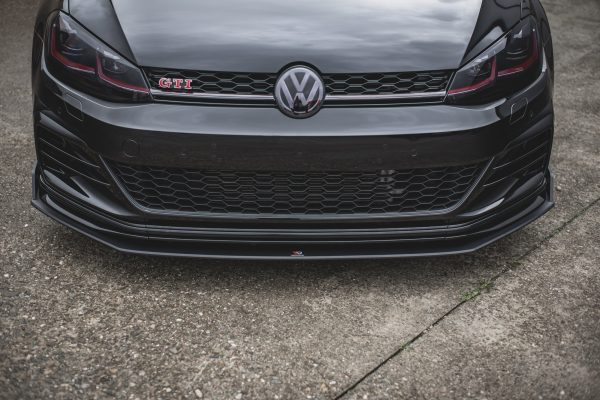 Volkswagen Golf 7 GTI Tcr - Lâmina frontal STREET PRO | VWGO7FGTITCRCNC-FD1B | Produto Maxton Design distribuído por Unicartuning. Volkswagen Golf 7 GTI Tcr - Lâmina frontal STREET PRO | VWGO7FGTITCRCNC-FD1B | Produto Maxton Design distribuído por Unicartuning.