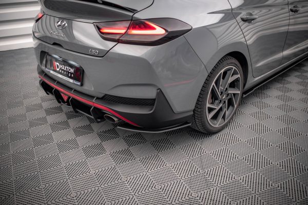 Hyundai I30 Fastback N-line Mk3 (facelift) - Difusor traseiro STREET PRO | HYI303FNLINEFBCNC-RS1BRB | Produto Maxton Design distribuído por Unicartuning. Hyundai I30 Fastback N-line Mk3 (facelift) - Difusor traseiro STREET PRO | HYI303FNLINEFBCNC-RS1BRB | Produto Maxton Design distribuído por Unicartuning.