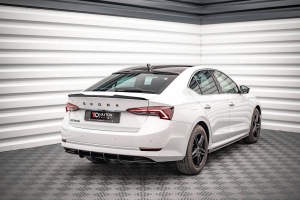 Skoda Octavia Mk4 - Difusor traseiro STREET PRO | SKOC4CNC-RS1B | Produto Maxton Design distribuído por Unicartuning.