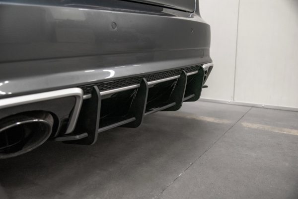 Audi RS3 8V Sportback - Difusor traseiro STREET PRO V.1 | AURS38VCNC-RS3B | Produto Maxton Design distribuído por Unicartuning. Audi RS3 8V Sportback - Difusor traseiro STREET PRO V.1 | AURS38VCNC-RS3B | Produto Maxton Design distribuído por Unicartuning.