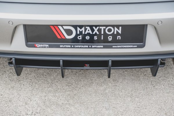 Volkswagen Golf 7 GTI - Difusor traseiro STREET PRO V.1 | VWGO7GTICNC-RS1B | Produto Maxton Design distribuído por Unicartuning.