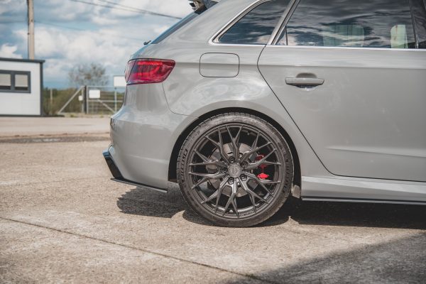 Audi RS3 8V Sportback - Splitters laterais traseiros STREET PRO | AURS38VCNC-RSD1BRB | Produto Maxton Design distribuído por Unicartuning. Audi RS3 8V Sportback - Splitters laterais traseiros STREET PRO | AURS38VCNC-RSD1BRB | Produto Maxton Design distribuído por Unicartuning.