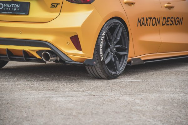 Ford Focus ST Mk4 - Splitters laterais traseiros STREET PRO | FOFO4STCNC-RSD1BRB+RSF1G | Produto Maxton Design distribuído por Unicartuning.
