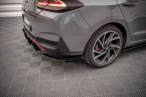 Hyundai I30 Fastback N-line Mk3 (facelift) - Splitters laterais traseiros STREET PRO | HYI303FNLINEFBCNC-RS1BRB+RSF1G | Produto Maxton Design distribuído por Unicartuning. Hyundai I30 Fastback N-line Mk3 (facelift) - Splitters laterais traseiros STREET PRO | HYI303FNLINEFBCNC-RS1BRB+RSF1G | Produto Maxton Design distribuído por Unicartuning.