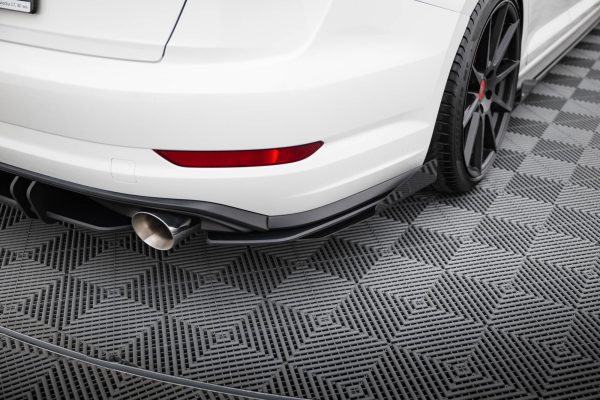 Volkswagen Jetta Gli Mk7 - Splitters laterais traseiros STREET PRO | VWJE7GLICNC-RSD1B+RSF1G | Produto Maxton Design distribuído por Unicartuning.