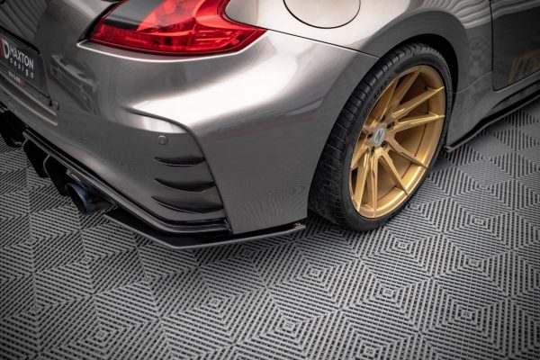Nissan 370z Nismo (facelift) - Splitters laterais traseiros STREET PRO | NI370ZNISMOCNC-RSD1B | Produto Maxton Design distribuído por Unicartuning. Nissan 370z Nismo (facelift) - Splitters laterais traseiros STREET PRO | NI370ZNISMOCNC-RSD1B | Produto Maxton Design distribuído por Unicartuning.