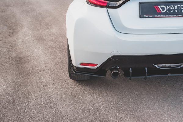 Toyota GR Yaris Mk4 - Splitters laterais traseiros STREET PRO | TOYA4GR4CNC-RSD1BRB | Produto Maxton Design distribuído por Unicartuning. Toyota GR Yaris Mk4 - Splitters laterais traseiros STREET PRO | TOYA4GR4CNC-RSD1BRB | Produto Maxton Design distribuído por Unicartuning.