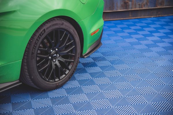 Ford Mustang GT Mk6 (facelift) - Splitters laterais traseiros STREET PRO V.1 | FOMU6FGTCNC-RSD1BRB | Produto Maxton Design distribuído por Unicartuning. Ford Mustang GT Mk6 (facelift) - Splitters laterais traseiros STREET PRO V.1 | FOMU6FGTCNC-RSD1BRB | Produto Maxton Design distribuído por Unicartuning.