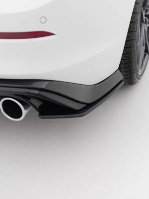 Volkswagen Golf GTI Mk8 - Splitters laterais traseiros STREET PRO V.1 | VWGO8GTICNC-RSD2B | Produto Maxton Design distribuído por Unicartuning. Volkswagen Golf GTI Mk8 - Splitters laterais traseiros STREET PRO V.1 | VWGO8GTICNC-RSD2B | Produto Maxton Design distribuído por Unicartuning.