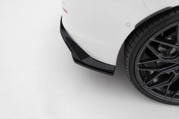 Volkswagen Golf GTI Mk8 - Splitters laterais traseiros STREET PRO V.1 | VWGO8GTICNC-RSD2B | Produto Maxton Design distribuído por Unicartuning. Volkswagen Golf GTI Mk8 - Splitters laterais traseiros STREET PRO V.1 | VWGO8GTICNC-RSD2B | Produto Maxton Design distribuído por Unicartuning.