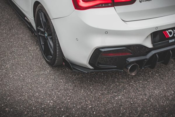 BMW 1 F20 M140i - Splitters laterais traseiros STREET PRO V.3 | BM1F20FMCNC-RSD3B+RSF1G | Produto Maxton Design distribuído por Unicartuning. BMW 1 F20 M140i - Splitters laterais traseiros STREET PRO V.3 | BM1F20FMCNC-RSD3B+RSF1G | Produto Maxton Design distribuído por Unicartuning.