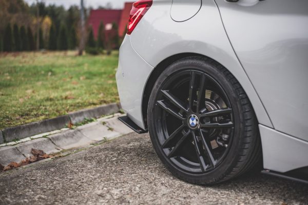 BMW 1 F20 M140i - Splitters laterais traseiros STREET PRO V.3 | BM1F20FMCNC-RSD3B | Produto Maxton Design distribuído por Unicartuning. BMW 1 F20 M140i - Splitters laterais traseiros STREET PRO V.3 | BM1F20FMCNC-RSD3B | Produto Maxton Design distribuído por Unicartuning.