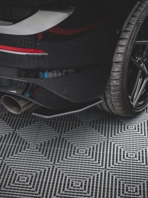 Volkswagen Golf R Mk8 - Splitters laterais traseiros STREET PRO | VWGO8RCNC-RSD1BRB | Produto Maxton Design distribuído por Unicartuning.