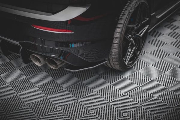 Volkswagen Golf R Mk8 - Splitters laterais traseiros STREET PRO | VWGO8RCNC-RSD1BRB | Produto Maxton Design distribuído por Unicartuning.