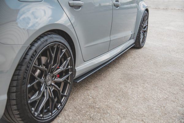 Audi RS3 8V Sportback - Lâminas para Embaladeiras STREET PRO | AURS38VCNC-SD2B | Produto Maxton Design distribuído por Unicartuning. Audi RS3 8V Sportback - Lâminas para Embaladeiras STREET PRO | AURS38VCNC-SD2B | Produto Maxton Design distribuído por Unicartuning.