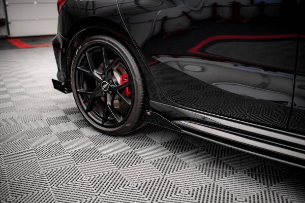 Audi RS3 Sportback 8Y - Lâminas para Embaladeiras STREET PRO + Splitters | AURS38YCNC-SD1BRB+SRF1G | Produto Maxton Design distribuído por Unicartuning.