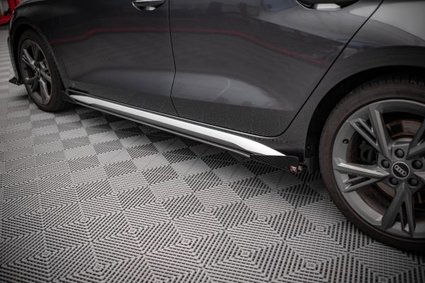 Audi S3 / A3 S-Line 8Y / 8Y (facelift) - Lâminas para Embaladeiras STREET PRO + Splitters | AUA38YSLINECNC-SD1BRB+SRF1G | Produto Maxton Design distribuído por Unicartuning.