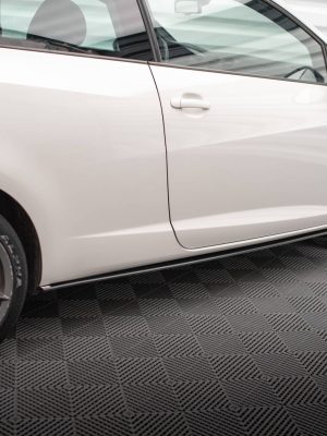 Seat Ibiza Cupra Sport Coupé Mk4 - Lâminas para Embaladeiras STREET PRO | SEIB4SCCNC-SD1B | Produto Maxton Design distribuído por Unicartuning.