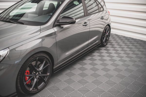 Hyundai I30 N - Lâminas para Embaladeiras STREET PRO V.2 | HYI303FNCNC-SD1B | Produto Maxton Design distribuído por Unicartuning. Hyundai I30 N - Lâminas para Embaladeiras STREET PRO V.2 | HYI303FNCNC-SD1B | Produto Maxton Design distribuído por Unicartuning.