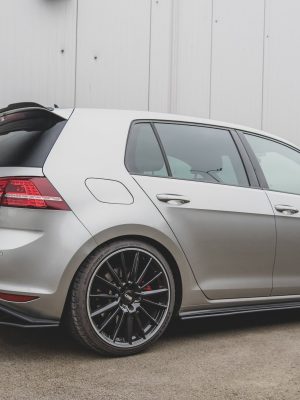 Volkswagen Golf 7 GTI - Lâminas para Embaladeiras STREET PRO | VWGO7GTICNC-SD1B | Produto Maxton Design distribuído por Unicartuning. Volkswagen Golf 7 GTI - Lâminas para Embaladeiras STREET PRO | VWGO7GTICNC-SD1B | Produto Maxton Design distribuído por Unicartuning.