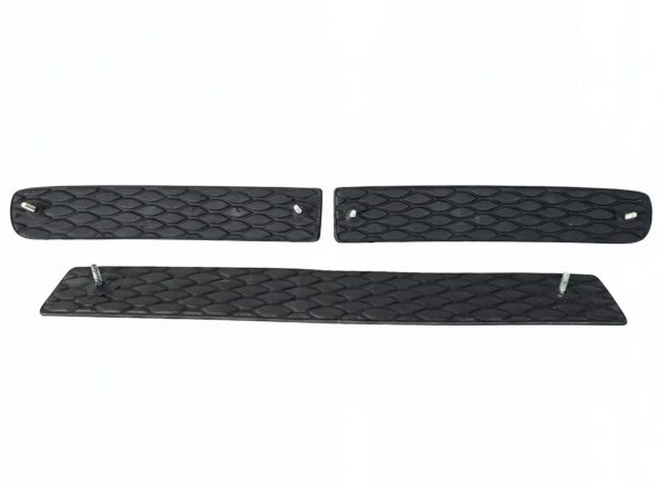 Audi A4 B5 LimAvant (94-00) - Grelhas do Para-choques Trás RS4 (5)