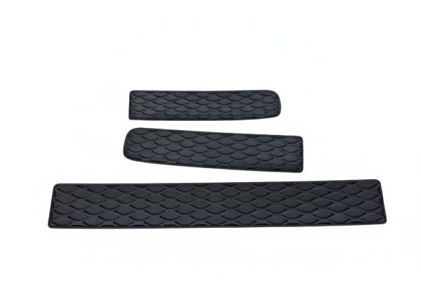 Audi A4 B5 LimAvant (94-00) - Grelhas do Para-choques Trás RS4 (6)
