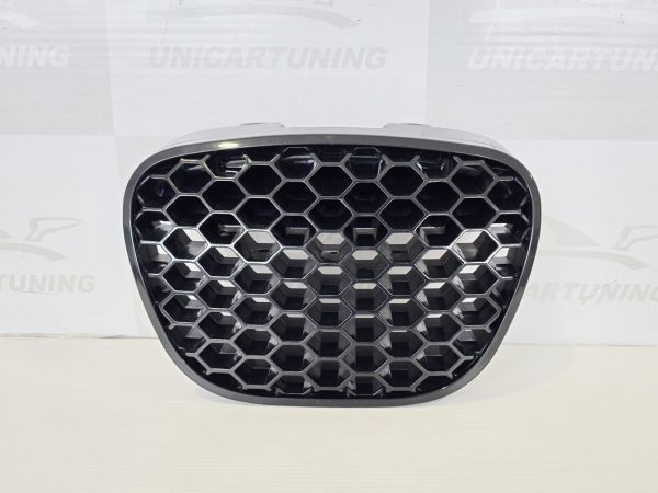 Seat Ibiza 6L (06-08) - Grelha Frontal Favo de Mel V (6)